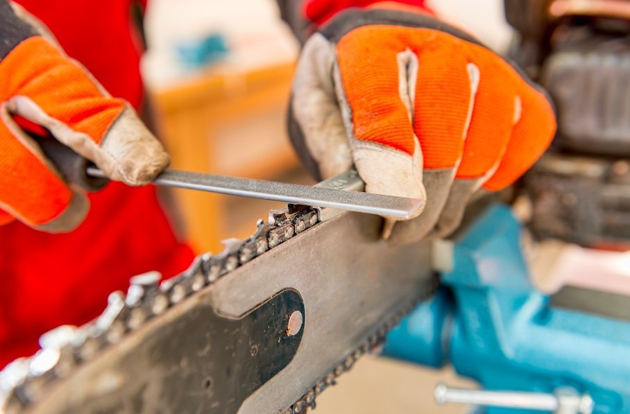 How to Sharpen A Chainsaw Chain