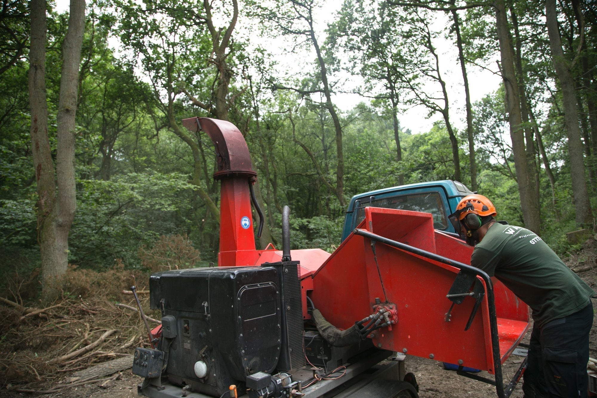 How to Use a Wood Chipper